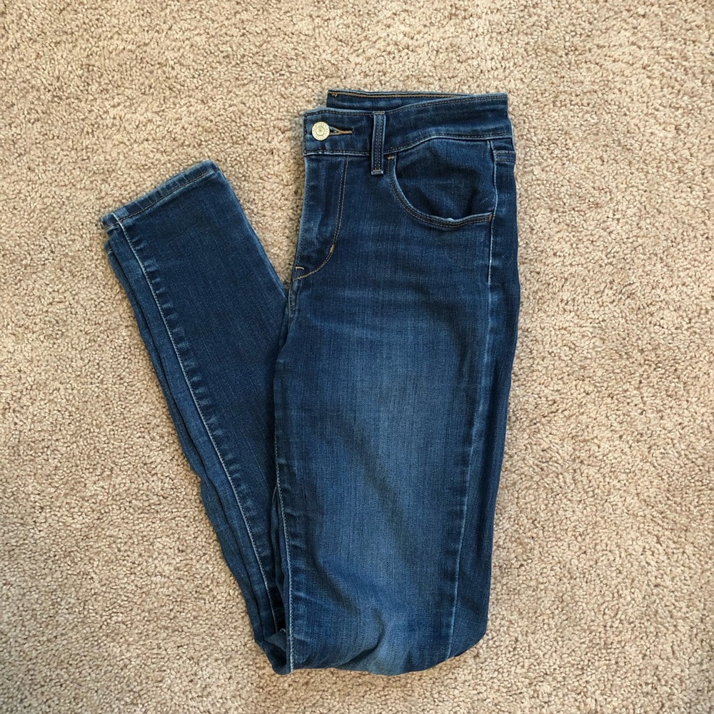 Levi’s Classic Mid-Rise Skinny Jeans Dark Wash